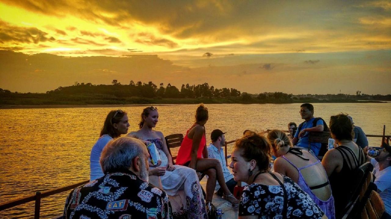 Dk'S Backpacker Hotel Hoi An Bagian luar foto