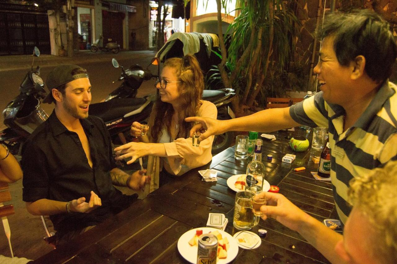 Dk'S Backpacker Hotel Hoi An Bagian luar foto