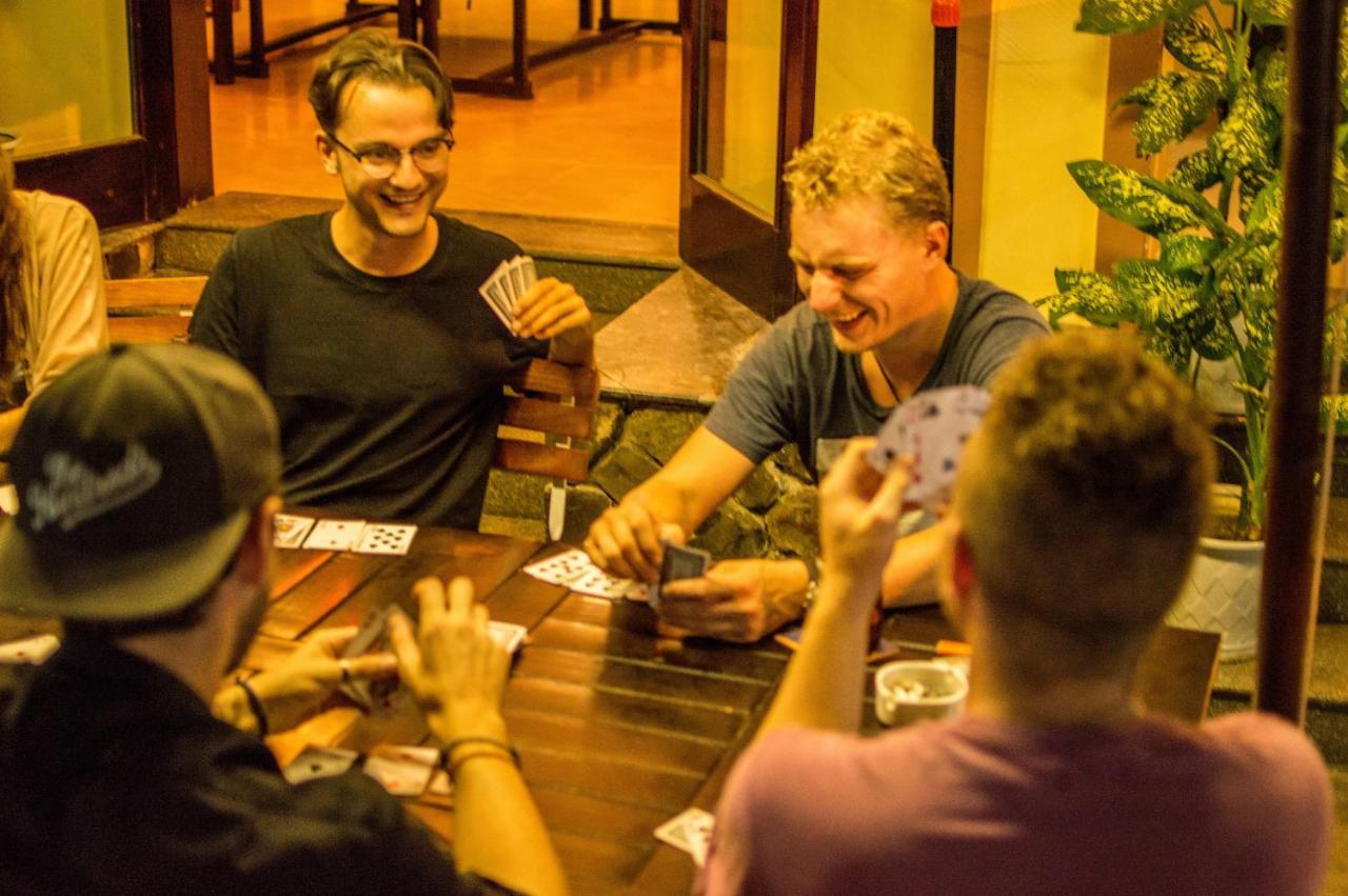 Dk'S Backpacker Hotel Hoi An Bagian luar foto