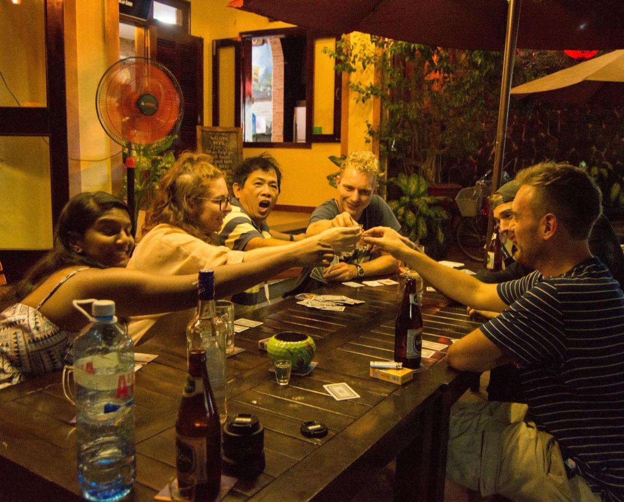 Dk'S Backpacker Hotel Hoi An Bagian luar foto